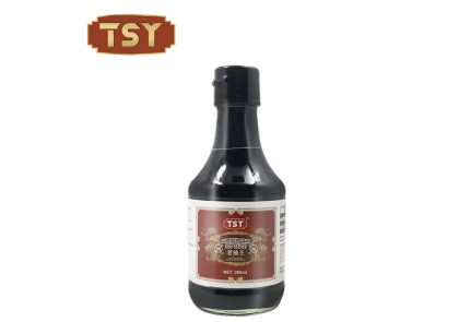 La salsa di soia scura è diversa dalla salsa di soia normale?