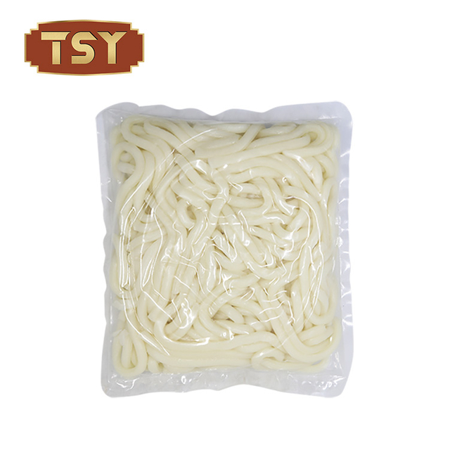 Autentiche noodles in stile giapponese fritte Udon